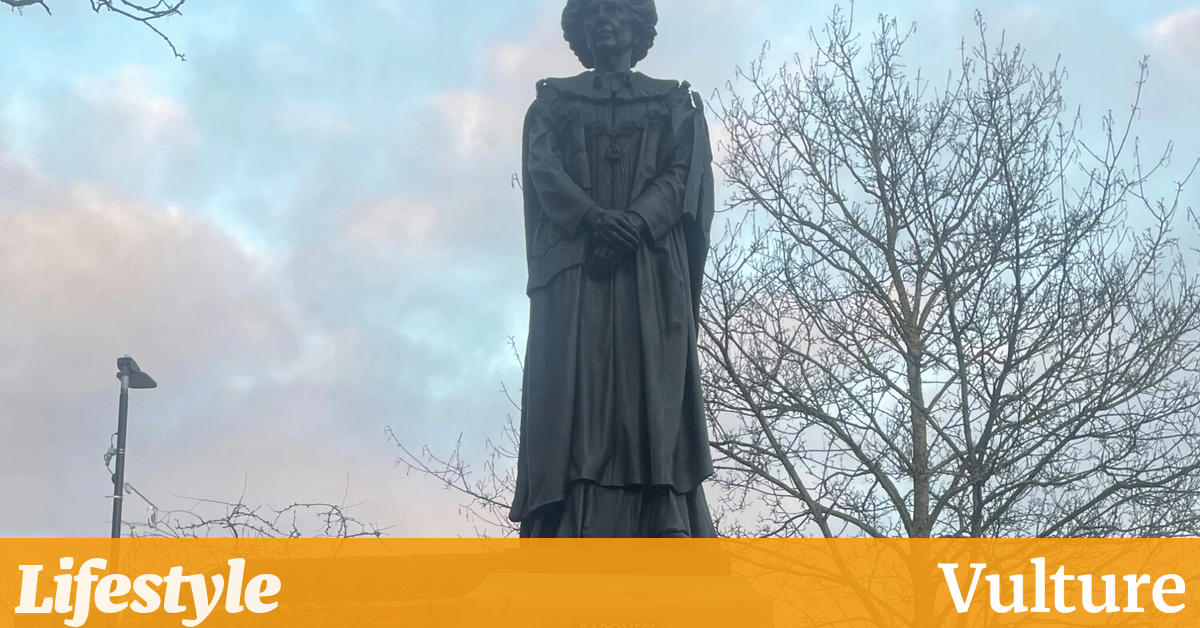 东米德兰兹唯一的派对女孩