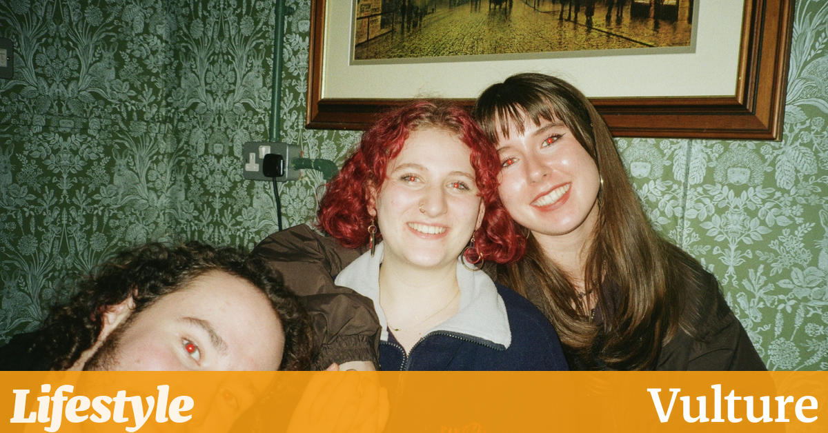 三个人真的很拥挤吗？