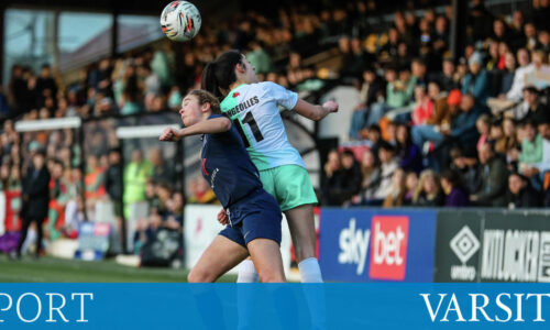 牛津队以微弱优势夺回女子校队冠军