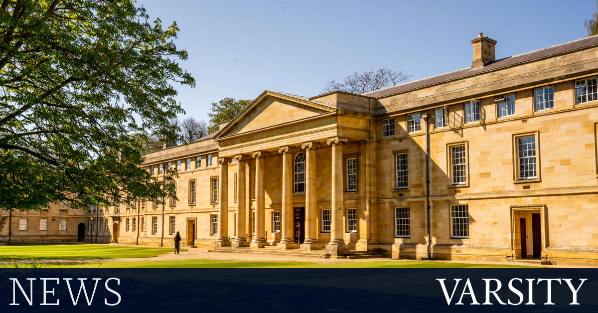 唐宁律师协会禁止在大学举行正式仪式一年